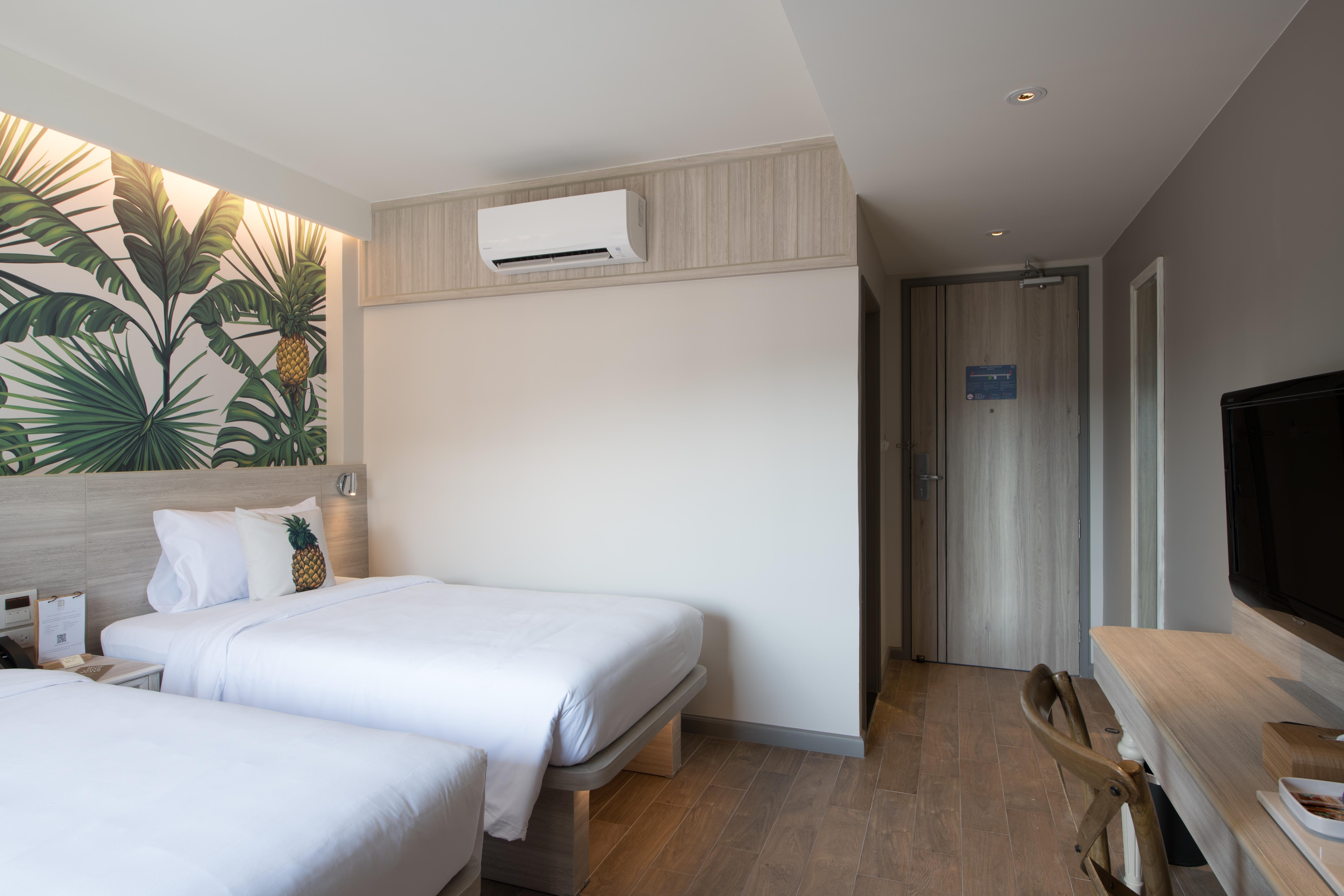 Sawaddi Patong Resort & Spa By Tolani - Sha Extra Plus Bagian luar foto