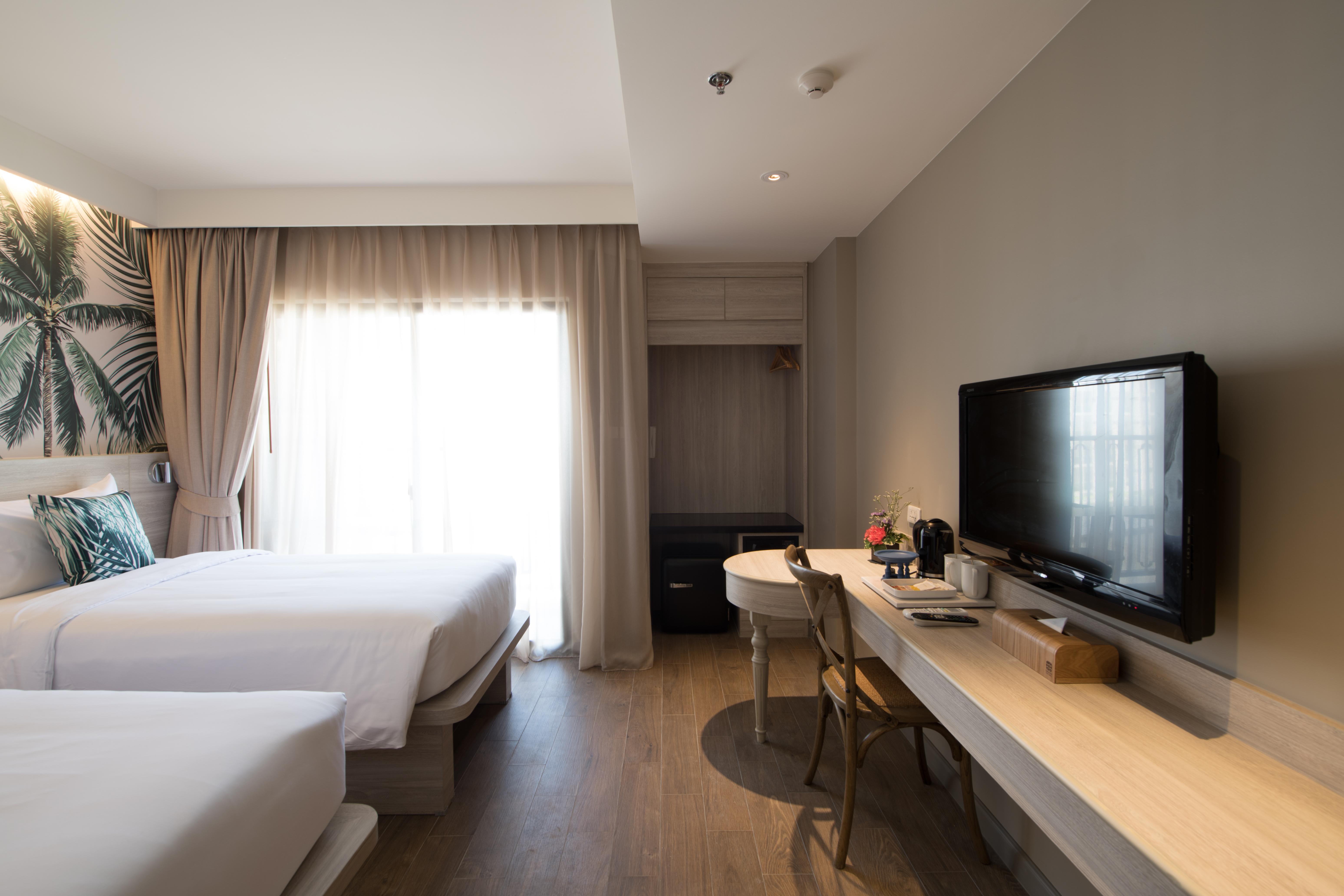 Sawaddi Patong Resort & Spa By Tolani - Sha Extra Plus Bagian luar foto