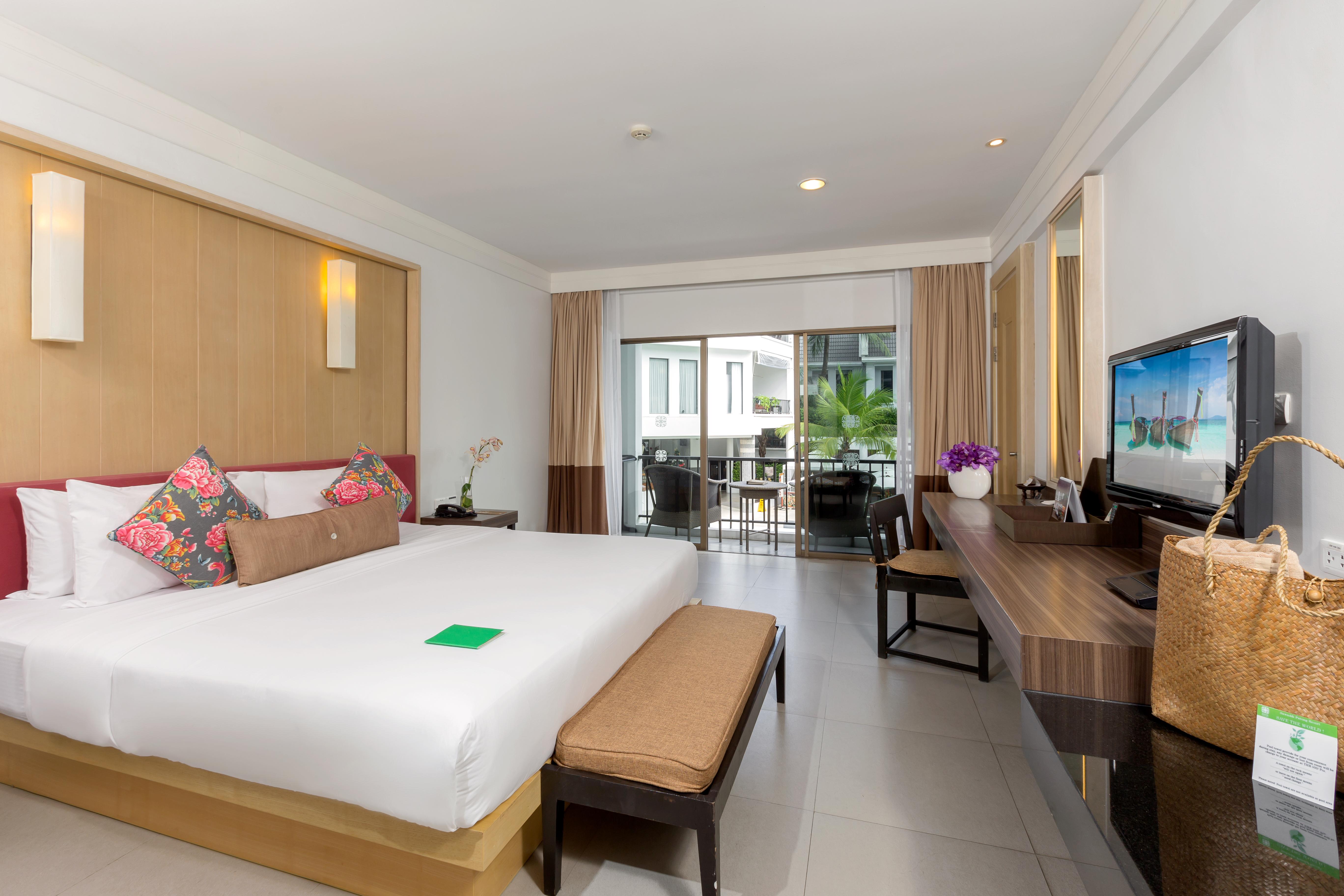 Sawaddi Patong Resort & Spa By Tolani - Sha Extra Plus Bagian luar foto