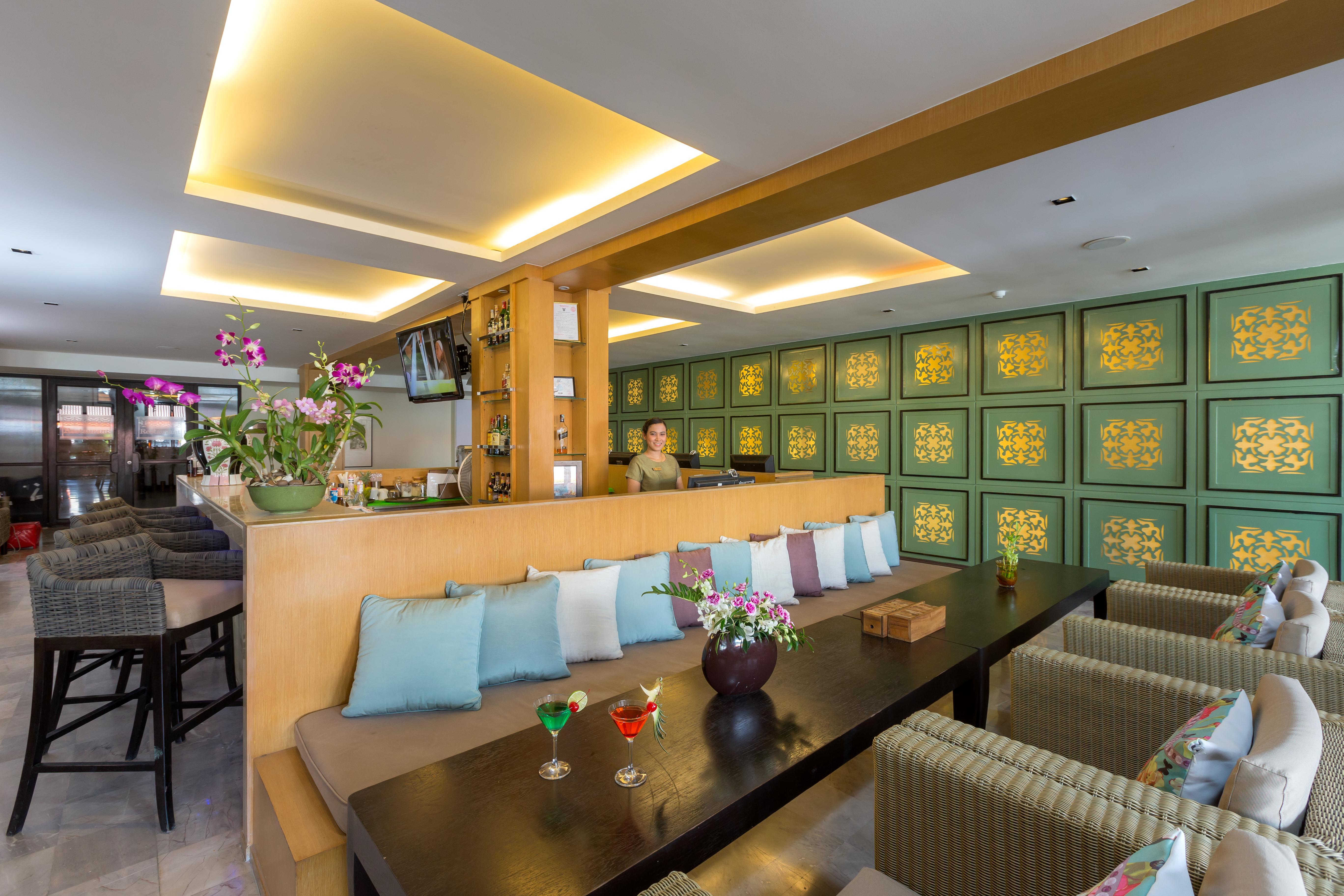 Sawaddi Patong Resort & Spa By Tolani - Sha Extra Plus Bagian luar foto