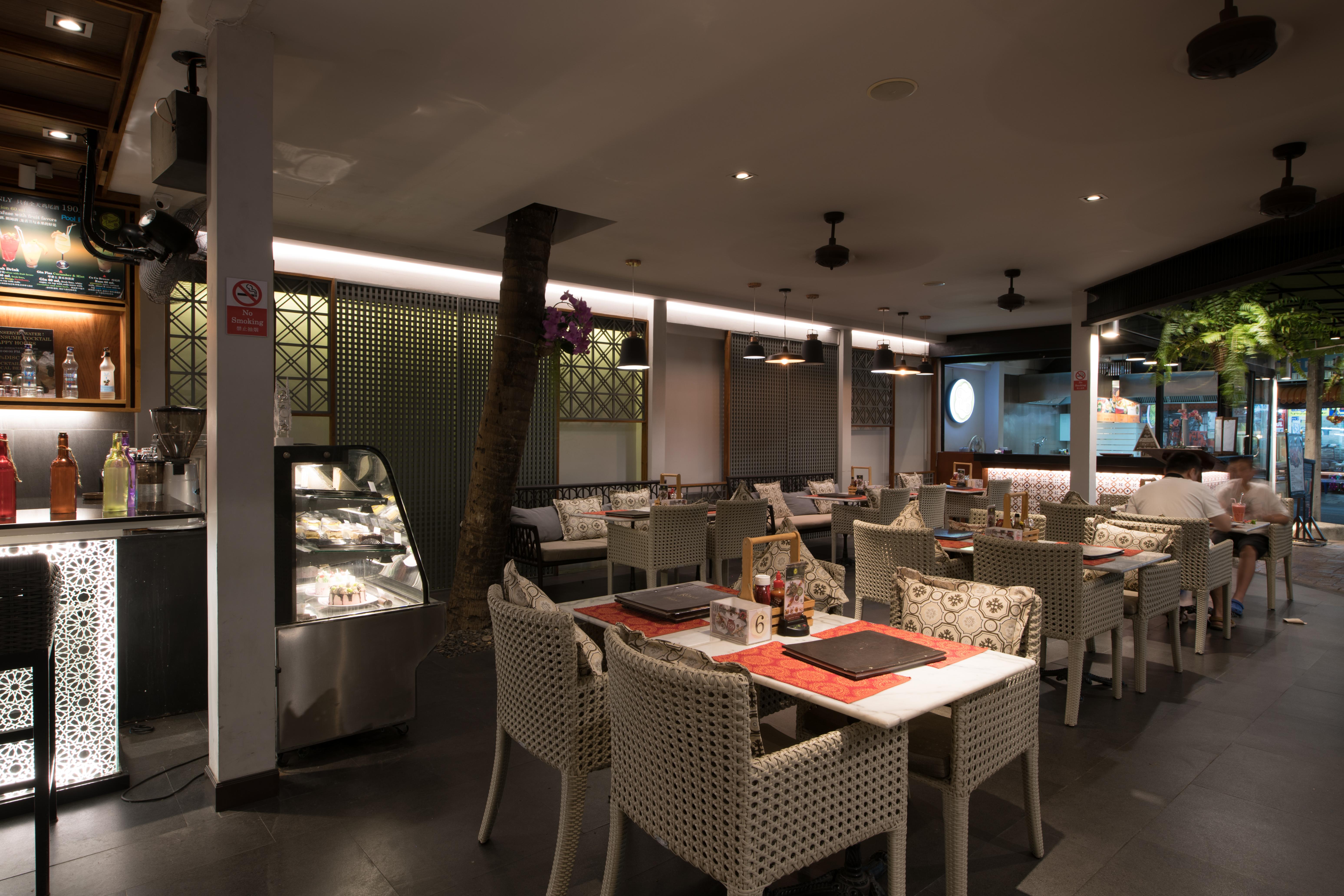 Sawaddi Patong Resort & Spa By Tolani - Sha Extra Plus Bagian luar foto