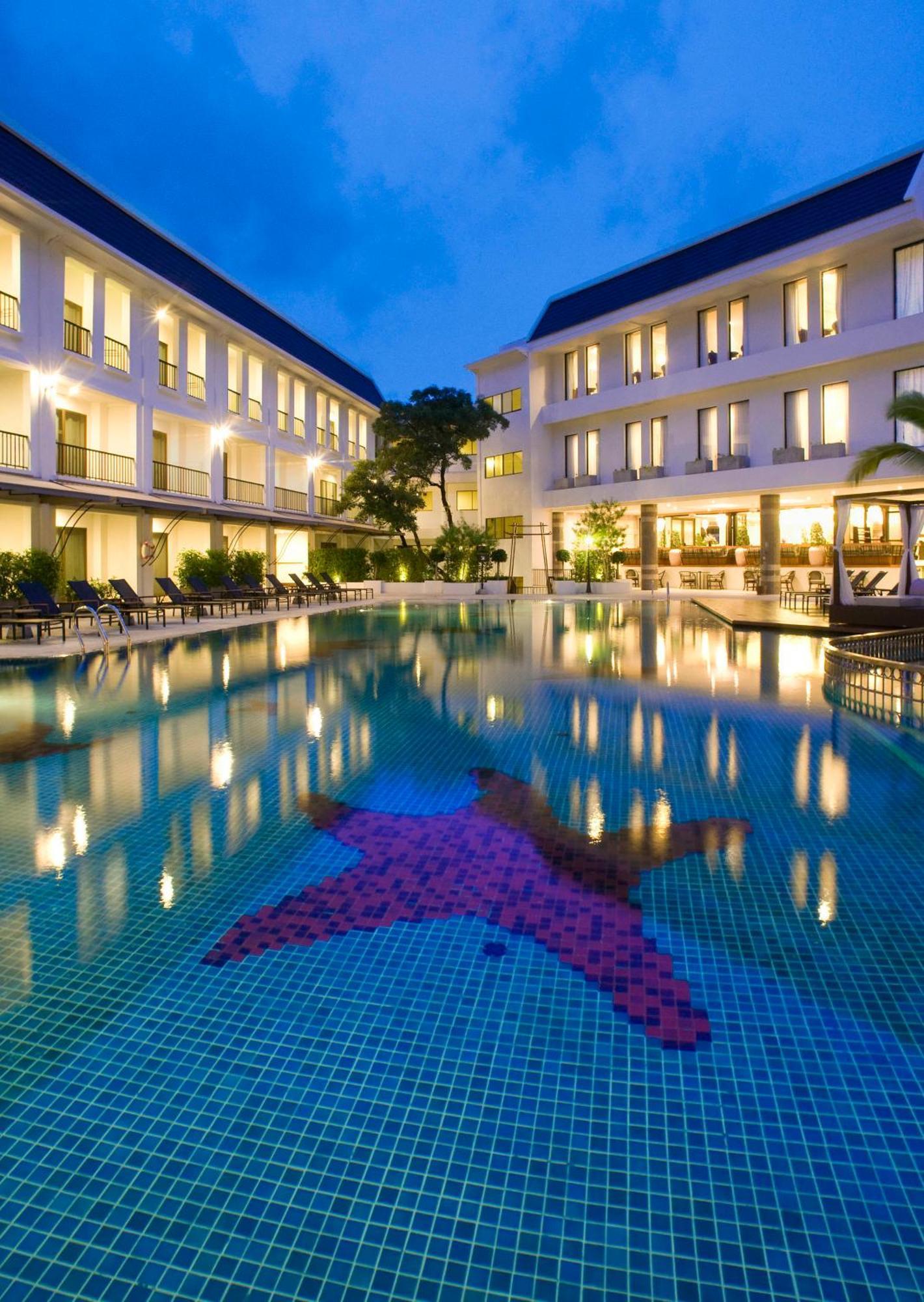 Sawaddi Patong Resort & Spa By Tolani - Sha Extra Plus Bagian luar foto